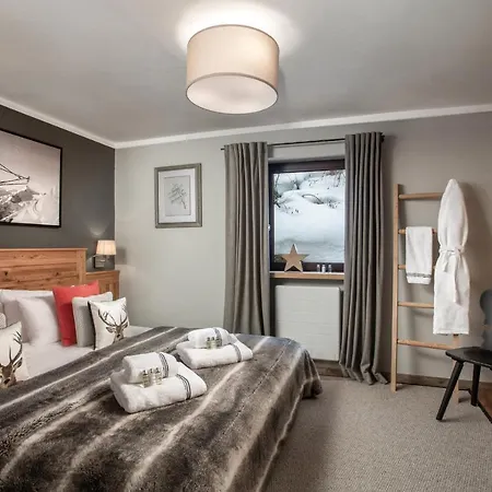 Zell By Alp Lux - In-out